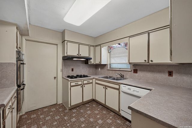 9003 Rock Cliff Rd, San Antonio, TX 78230