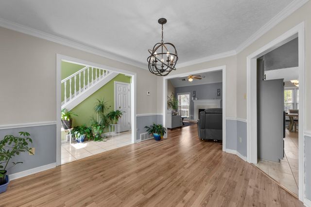 8956 E MEADOW RIDGE CV, Memphis, TN 38016