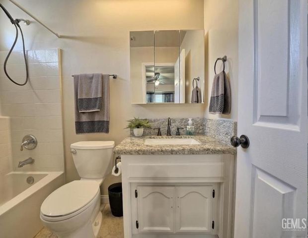 10409 Atakapa Avenue, Bakersfield, CA 93312