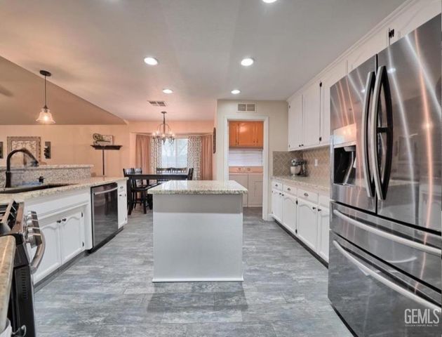 10409 Atakapa Avenue, Bakersfield, CA 93312