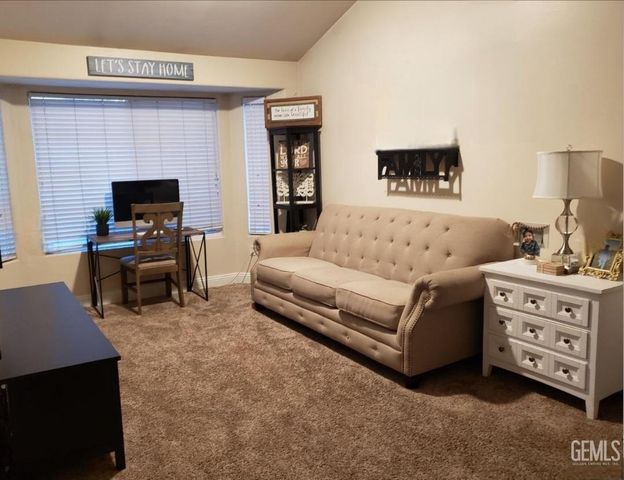 10409 Atakapa Avenue, Bakersfield, CA 93312