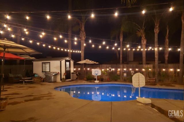 10409 Atakapa Avenue, Bakersfield, CA 93312