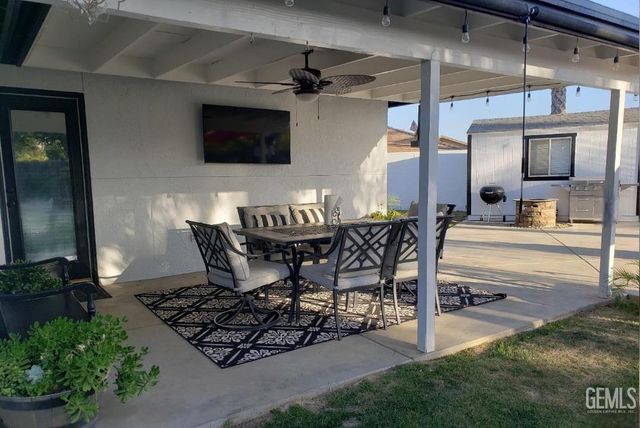 10409 Atakapa Avenue, Bakersfield, CA 93312