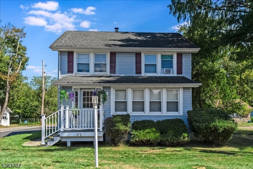 8 John St, Montville Twp., NJ 07058