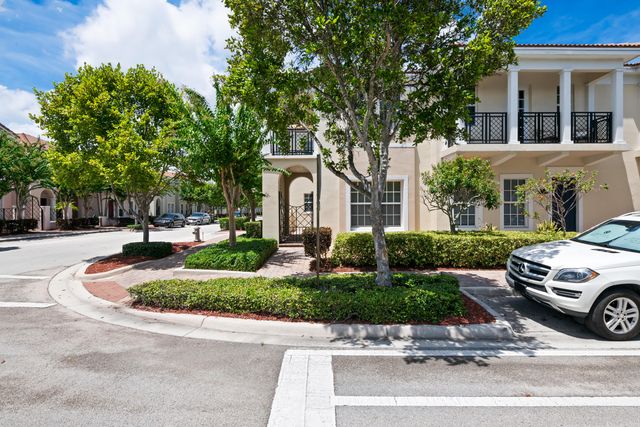 870 NW 83RD Lane, Boca Raton, FL 33487