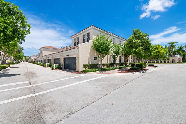 870 NW 83RD Lane, Boca Raton, FL 33487