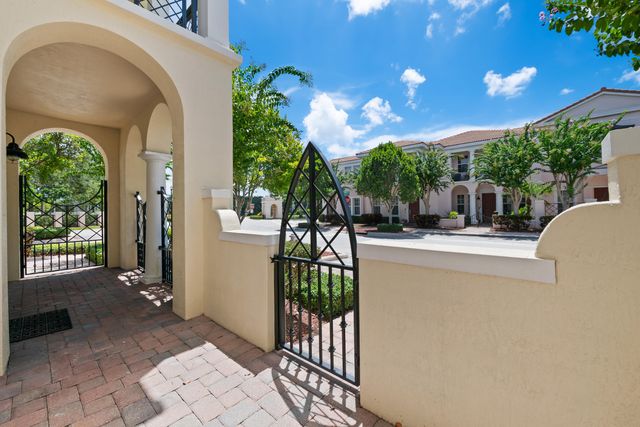 870 NW 83RD Lane, Boca Raton, FL 33487