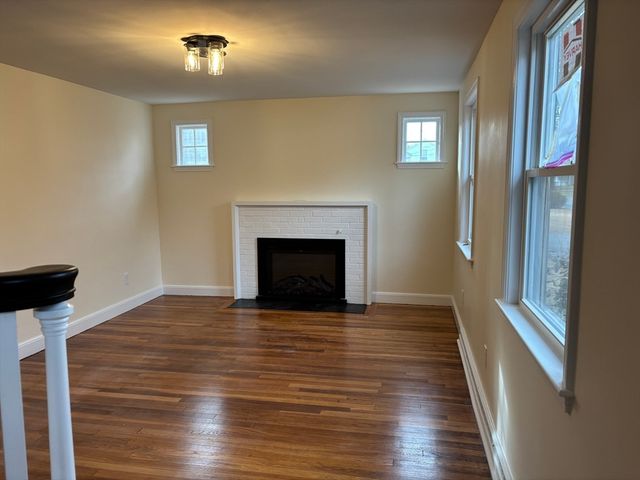 37 Berlin St, Rockland, MA 02370