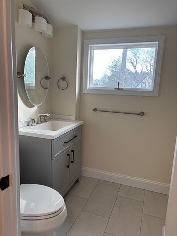 37 Berlin St, Rockland, MA 02370