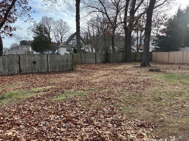 37 Berlin St, Rockland, MA 02370