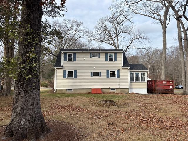 37 Berlin St, Rockland, MA 02370