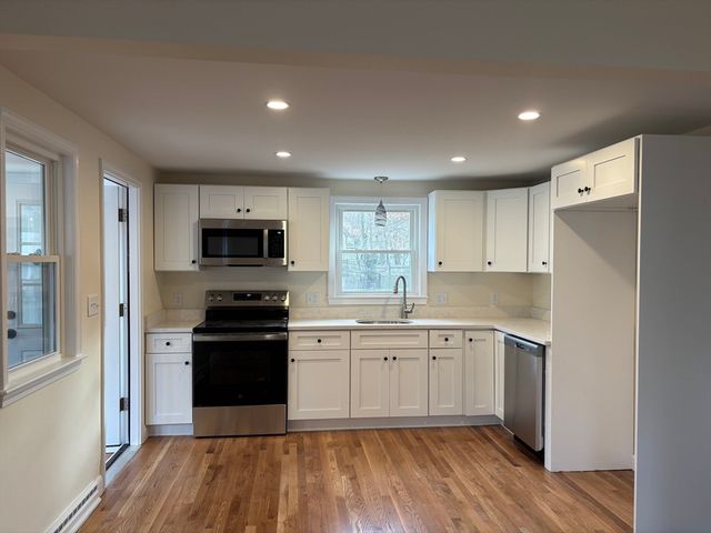 37 Berlin St, Rockland, MA 02370