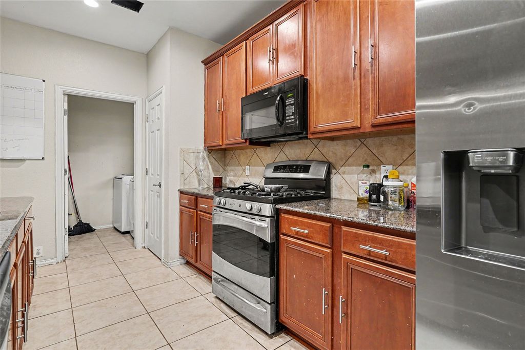 2707 Meadow Lake Drive, Grand Prairie, TX 75050 — photo 3