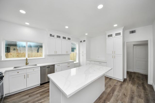 1313 Avenue G, South Houston, TX 77587