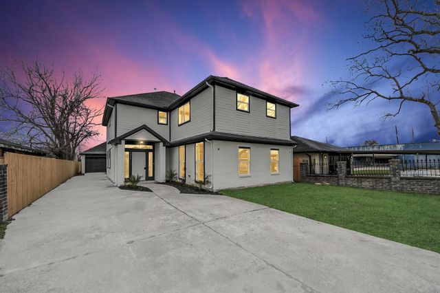 1313 Avenue G, South Houston, TX 77587