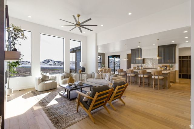 538 S 1400 W, Farmington, UT 84025