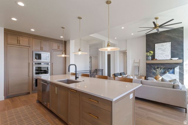 538 S 1400 W, Farmington, UT 84025