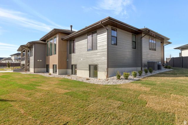 538 S 1400 W, Farmington, UT 84025