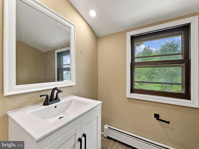 120 S 11TH ST, Quakertown, PA 18951