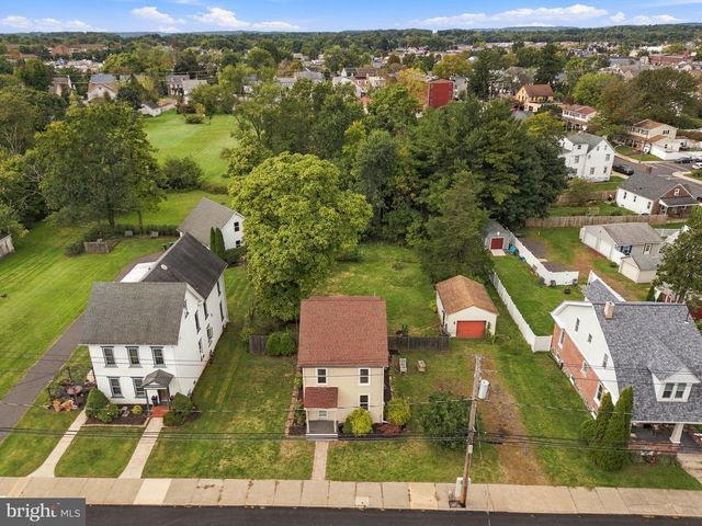 120 S 11TH ST, Quakertown, PA 18951