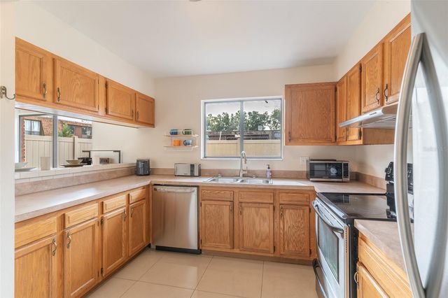 1836 N CRYSTAL LAKE DRIVE 104, Lakeland, FL 33801