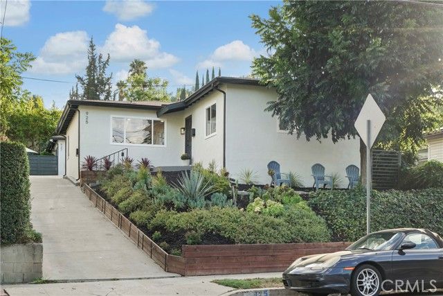 925 El Paso, Highland Park (los Angeles), CA 90042