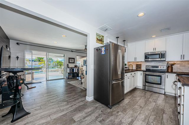 1613 ELIZABETH LANE, Clearwater, FL 33755