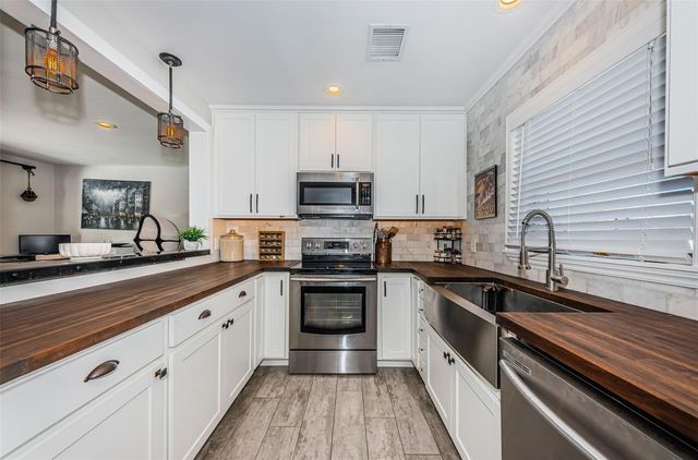 1613 ELIZABETH LANE, Clearwater, FL 33755