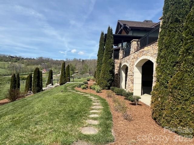 4642 Bearwallow Road, Hendersonville, NC 28792