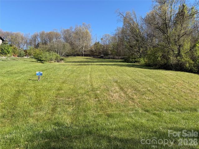 4642 Bearwallow Road, Hendersonville, NC 28792