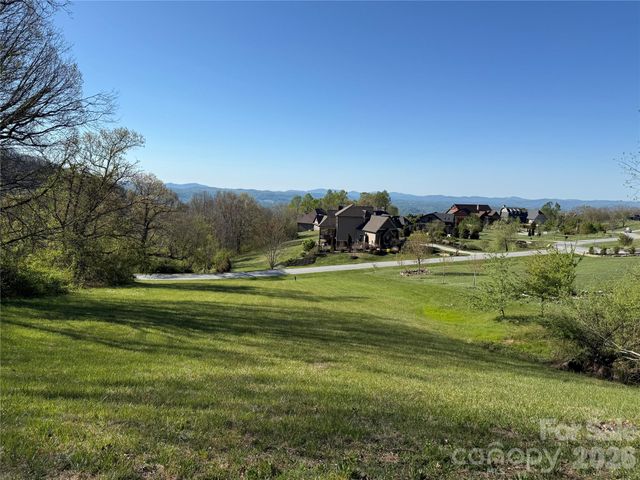 4642 Bearwallow Road, Hendersonville, NC 28792