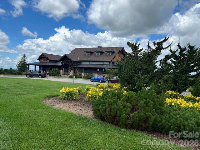 4642 Bearwallow Road, Hendersonville, NC 28792