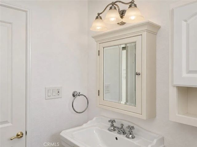 970 Pepperhill, Pasadena, CA 91107
