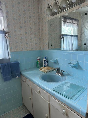 221 Wildwood Avenue, Sumter, SC 29154