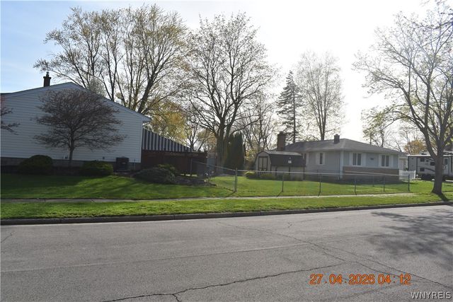 828 Sun Valley Drive, North Tonawanda, NY 14120
