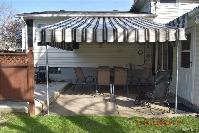 828 Sun Valley Drive, North Tonawanda, NY 14120