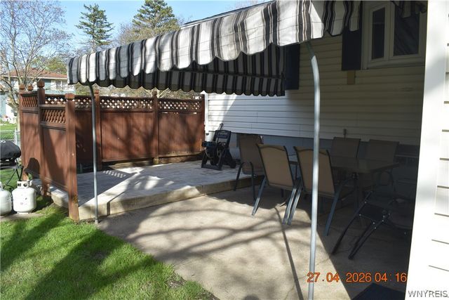 828 Sun Valley Drive, North Tonawanda, NY 14120