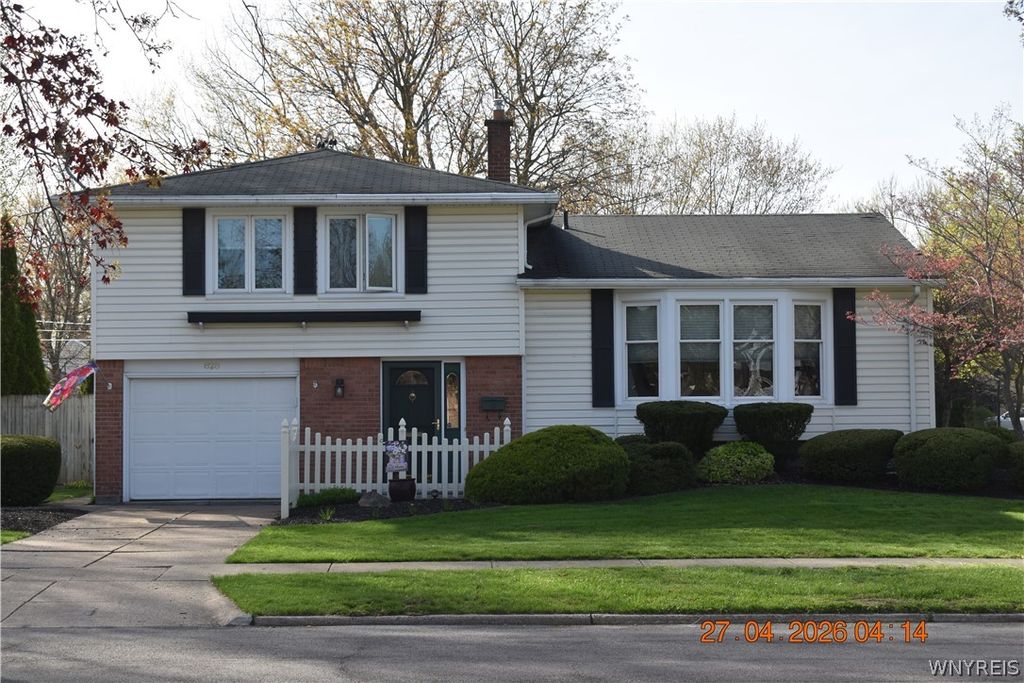 828 Sun Valley Drive, North Tonawanda, NY 14120