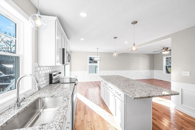 39 Wallace, Springfield, MA 01119