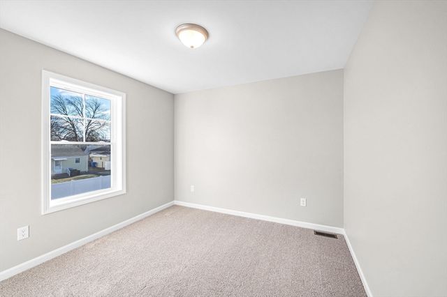 39 Wallace, Springfield, MA 01119