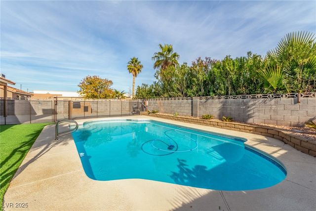 3012 Light Wind Court, Las Vegas, NV 89108