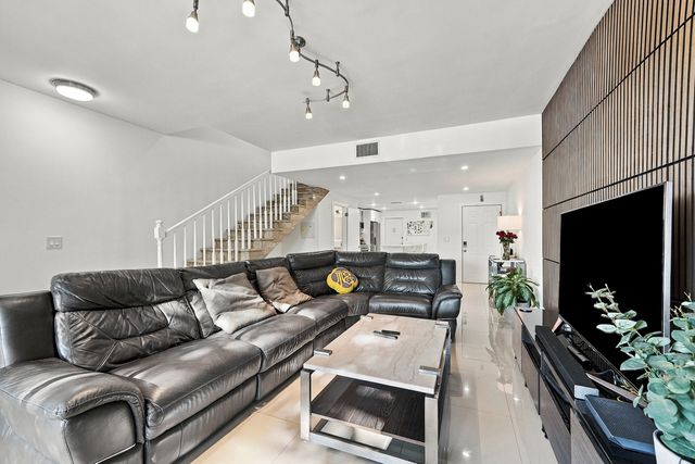 1521 Sorrento Drive 1521, Weston, FL 33326