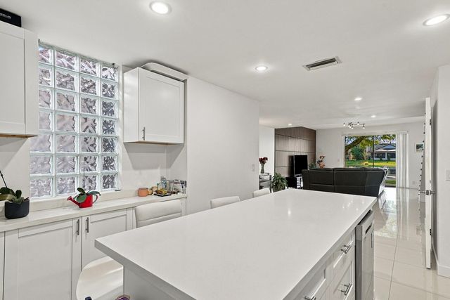 1521 Sorrento Drive 1521, Weston, FL 33326