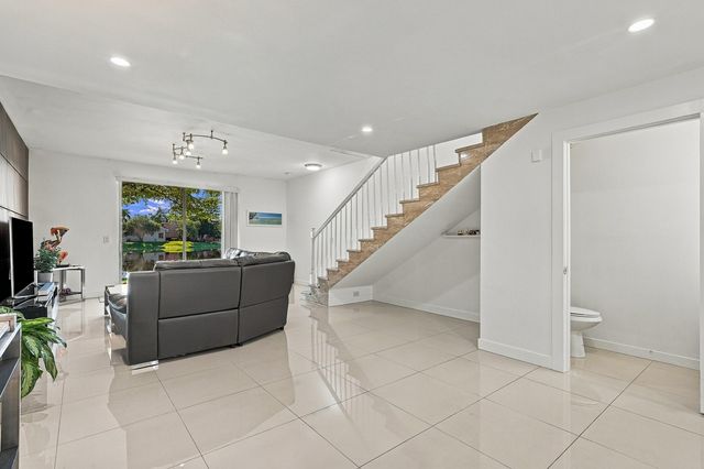 1521 Sorrento Drive 1521, Weston, FL 33326