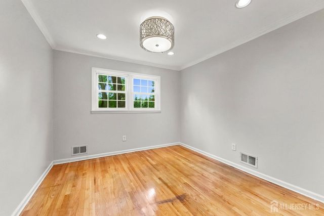 4 Redcoat Drive, East Brunswick, NJ 08816