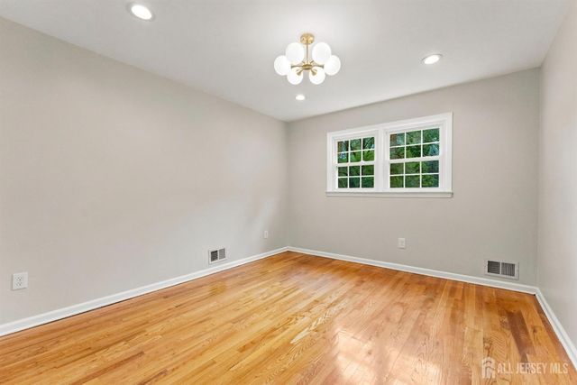 4 Redcoat Drive, East Brunswick, NJ 08816