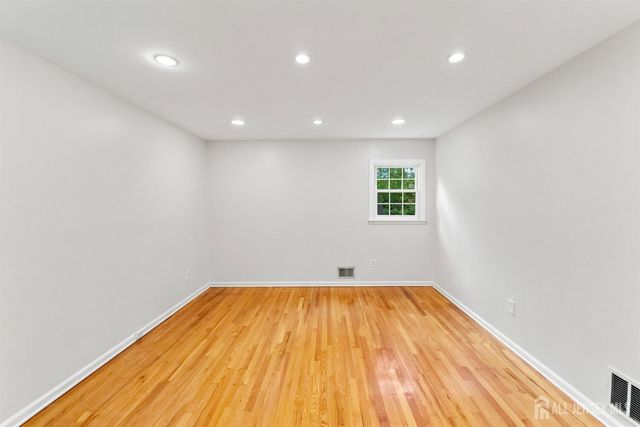 4 Redcoat Drive, East Brunswick, NJ 08816