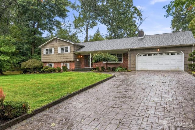 4 Redcoat Drive, East Brunswick, NJ 08816