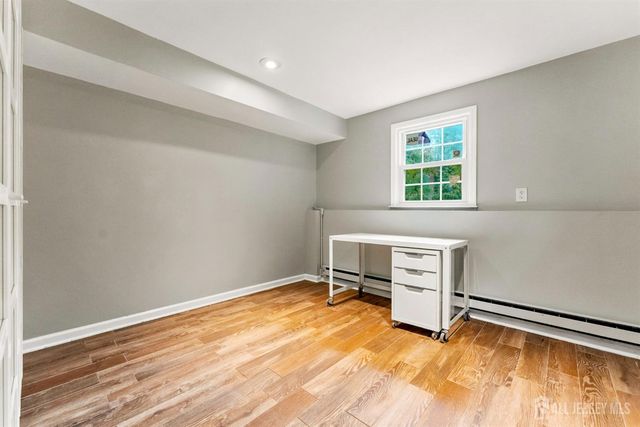4 Redcoat Drive, East Brunswick, NJ 08816
