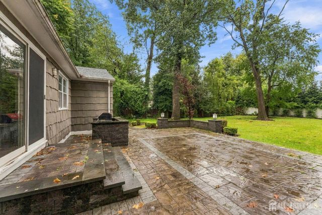 4 Redcoat Drive, East Brunswick, NJ 08816